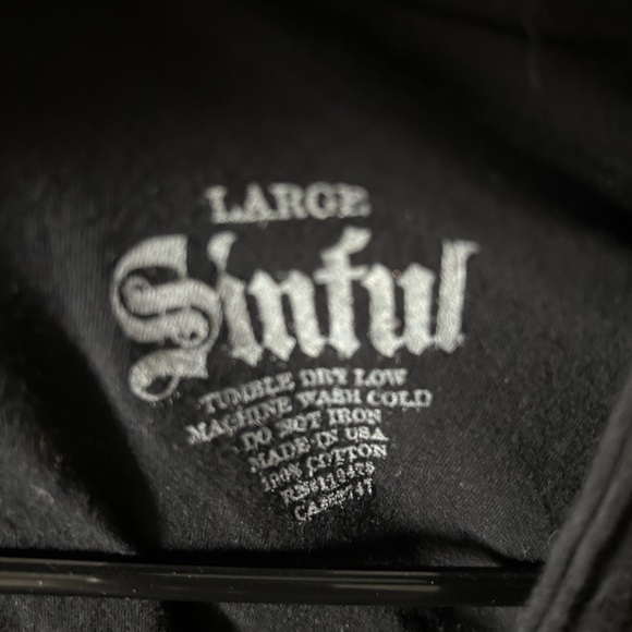 Black Graphic Women's Top new w/o tags - Picture 4 of 4